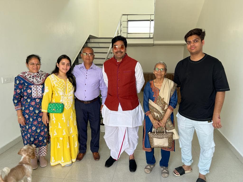 Ashutosh Rana at Hotel Vasant from the family archive